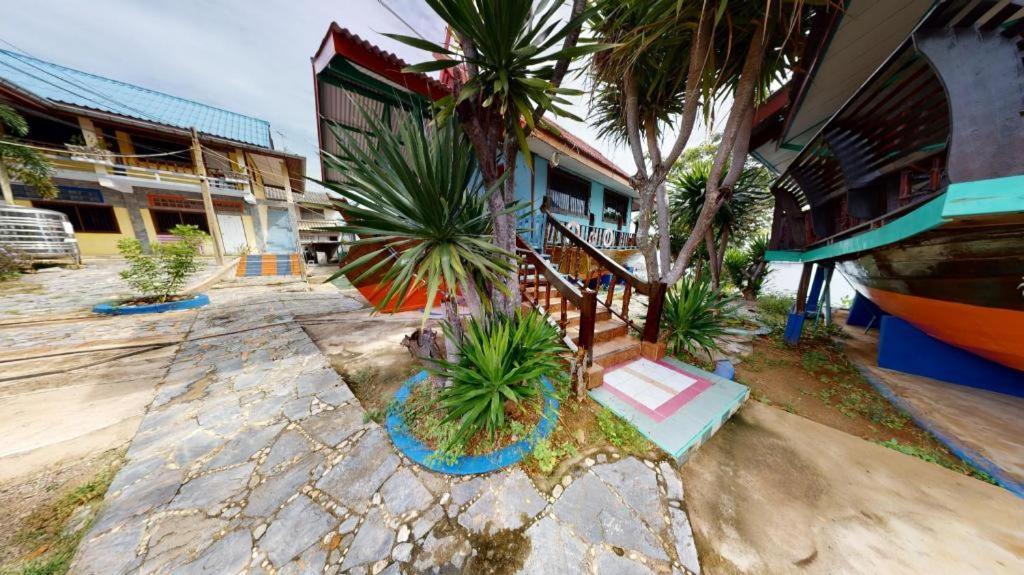Rimtalay Resort Koh Si Chang Bagian luar foto