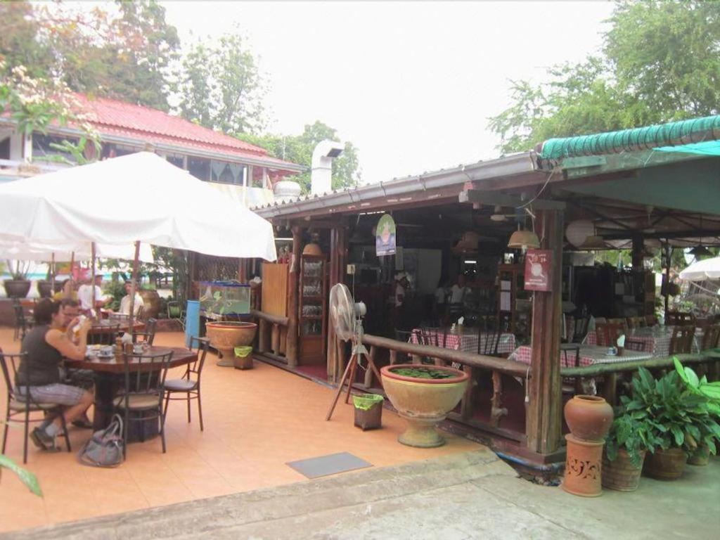 Rimtalay Resort Koh Si Chang Bagian luar foto