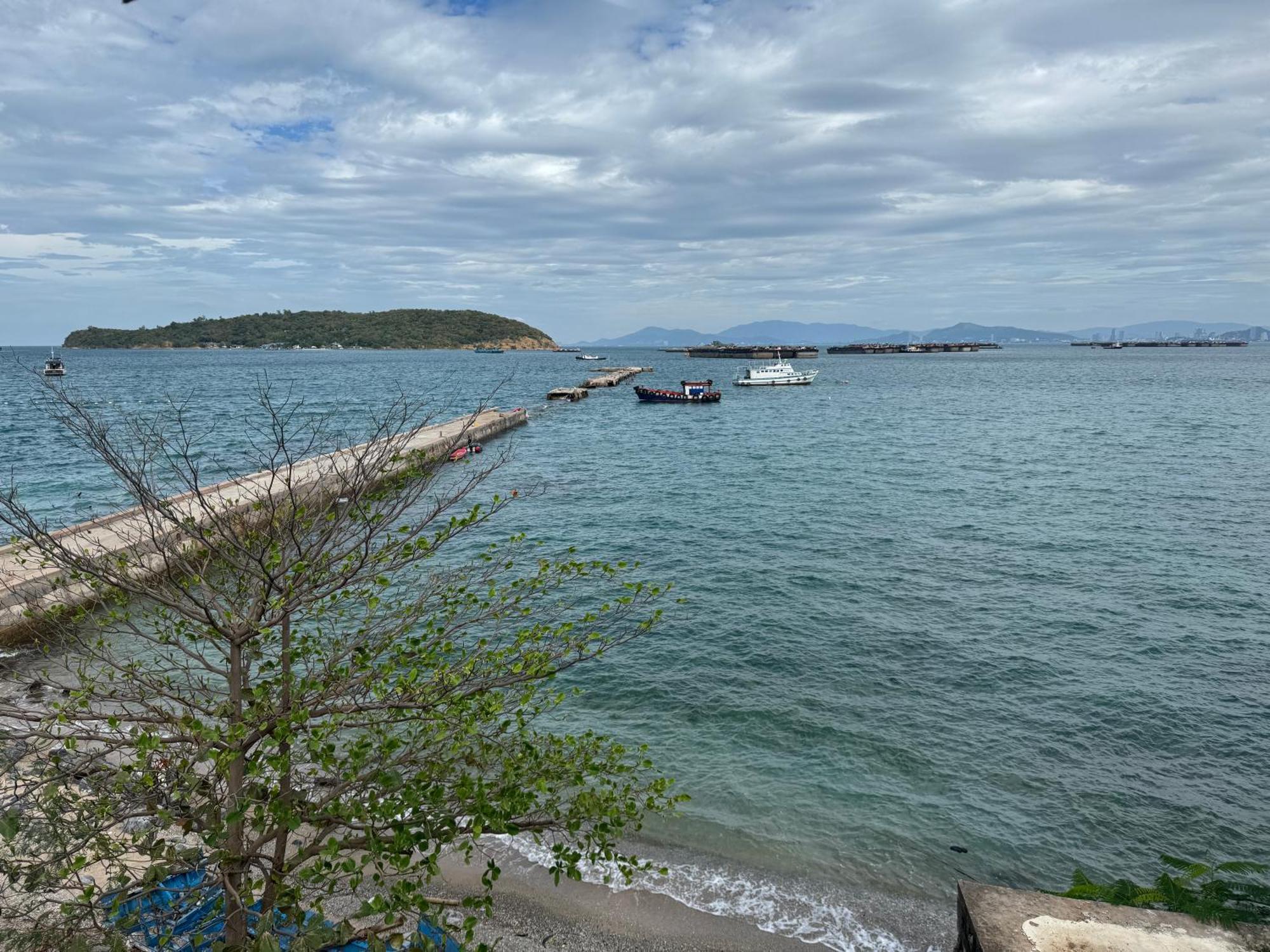 Rimtalay Resort Koh Si Chang Bagian luar foto